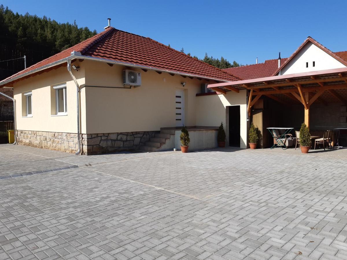 Kristof Vendeghaz Hotel Bükkszék Buitenkant foto